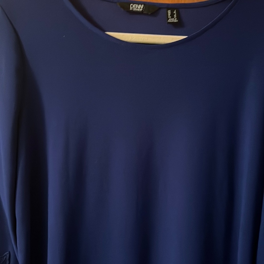 Dennis Basso royal blue long sleeve top with lace I set on long sleeves